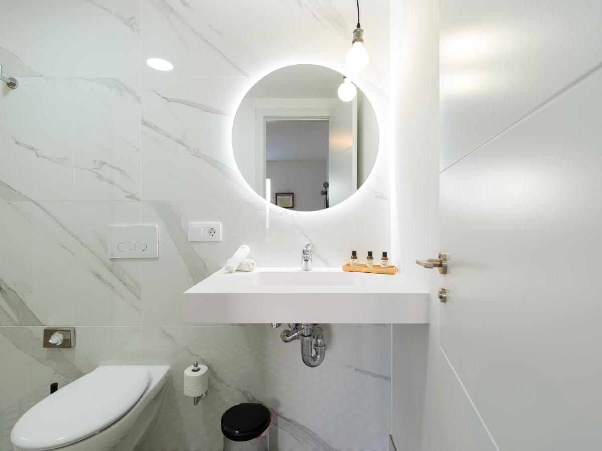 Homeforguest Moderno Apartamento Con Piscina En קורלחו מראה חיצוני תמונה