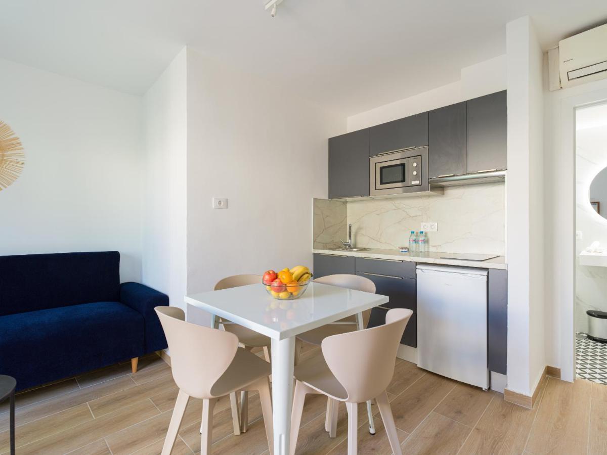 Homeforguest Moderno Apartamento Con Piscina En קורלחו מראה חיצוני תמונה