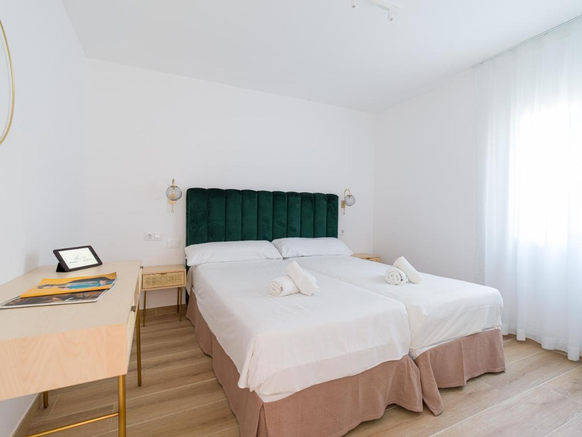 Homeforguest Moderno Apartamento Con Piscina En קורלחו מראה חיצוני תמונה